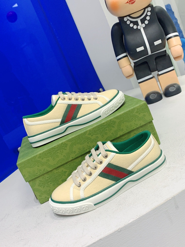 グッチ靴素材ディテール